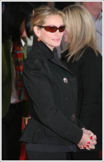 Julia Roberts pregnant again