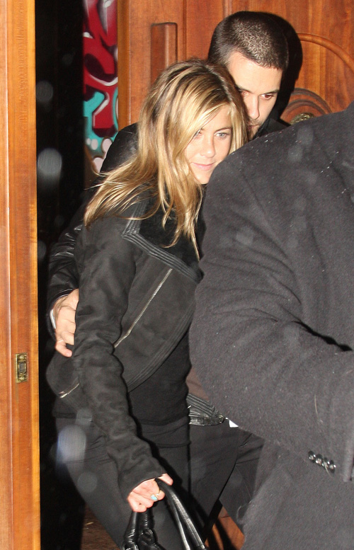 Jennifer Aniston and John Mayer Out to Eat